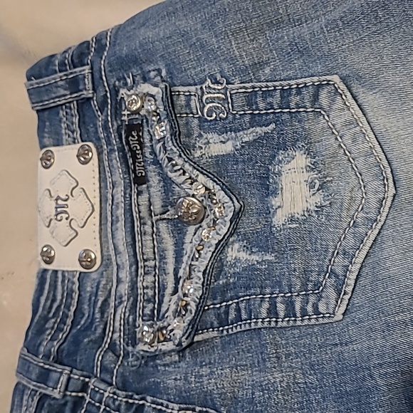 Miss Me Jeans Shorts Mid Rise Rhinestone Embroidered Easy Fit Denim 30 - Picture 11 of 11